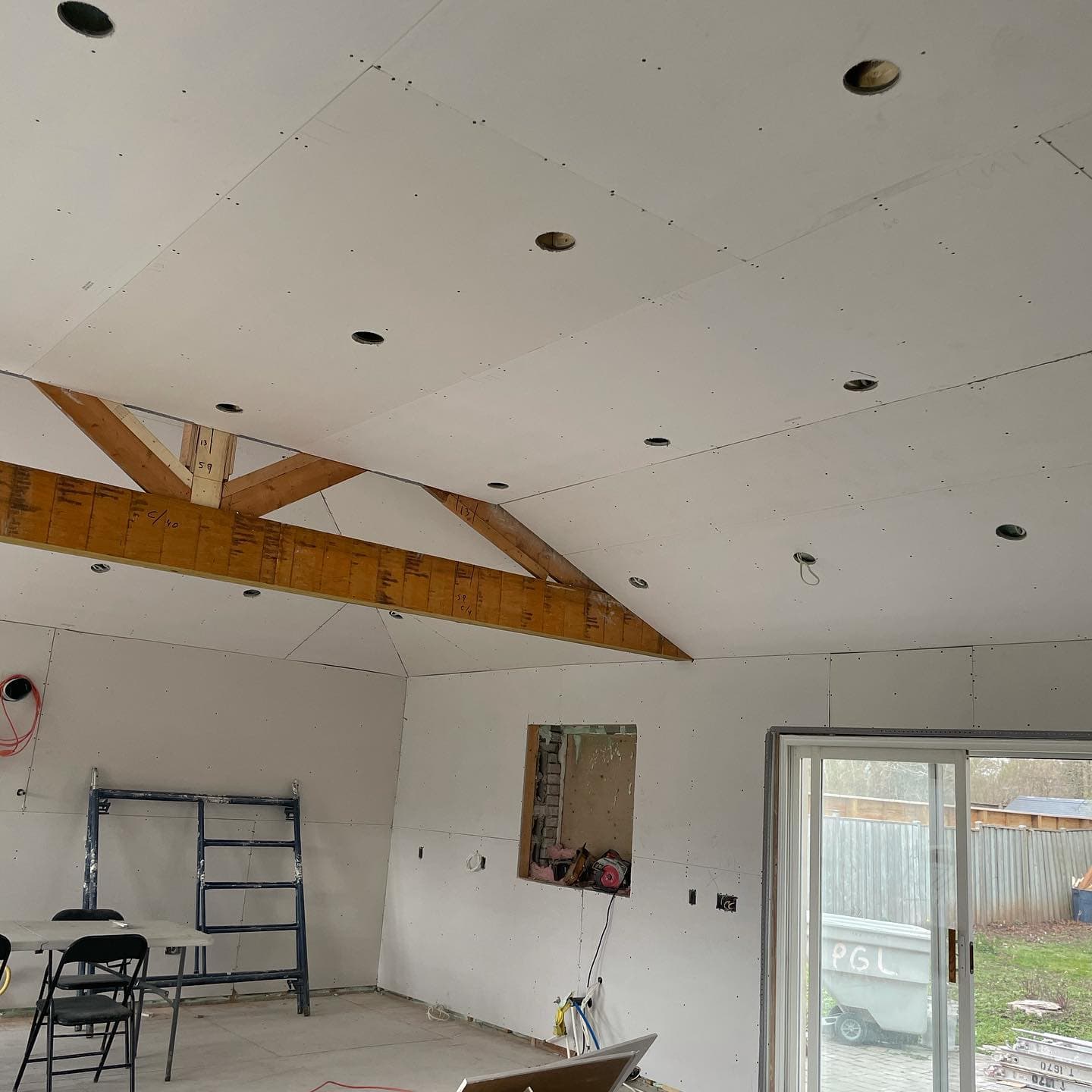 Drywall Ceiling Installation by DESA Foam Insulation